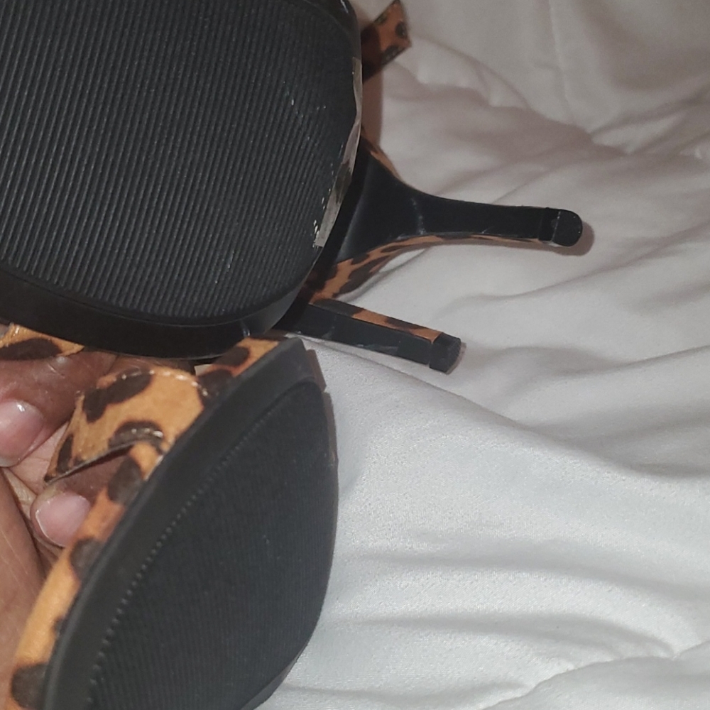 Leopard Heels - Picture 4 of 4